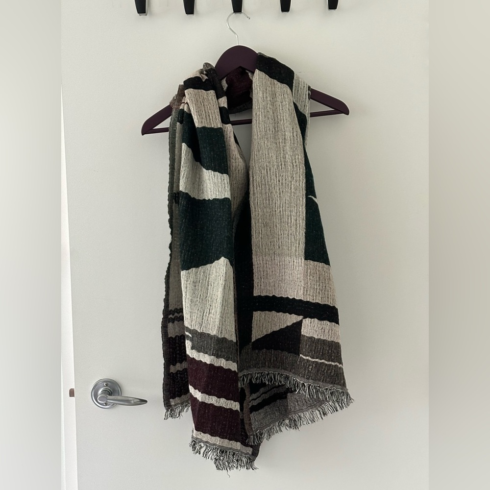 Aritzia blanket scarf